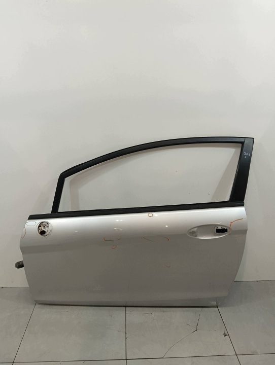 Tür links vorne 3D 69 Ford Fiesta Mk7 (2008-2016)