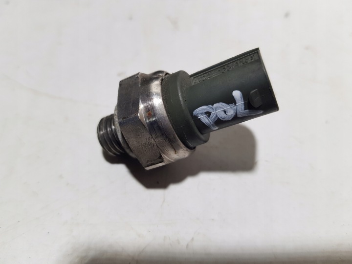 sensor of pressure of the fuel MERCEDES W212 W204 W207 CLS W218 2.2CDI 0071530328
