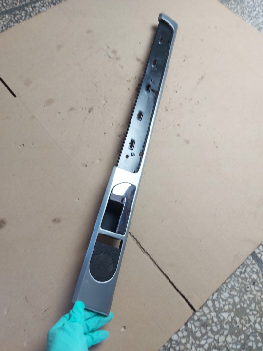 moulding DEKOR Z BOCZKA door handle right rear part VW TOUAREG and 7L OE EU