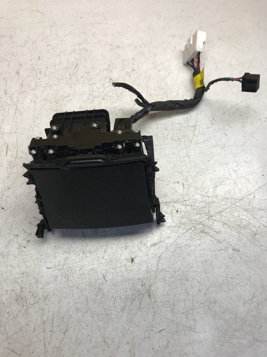 passenger compartment ZLACZE USB AUX HYUNDAI I40 84635-3Z600
