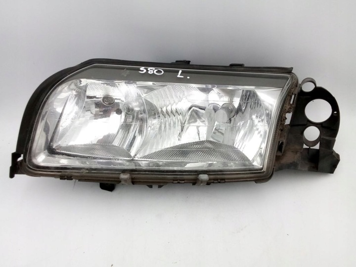 Volvo S80 and light left front front EU