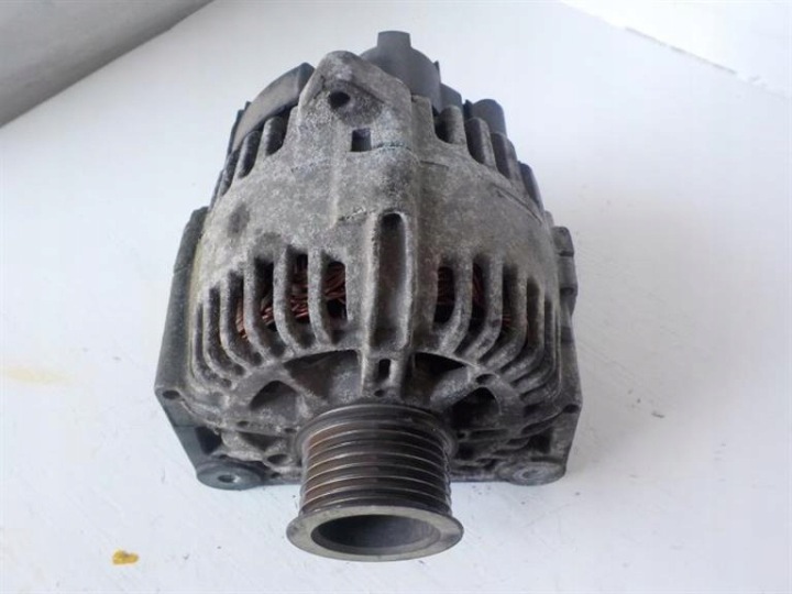 RENAULT MEGANE II 1.9DCI alternator 8200667610