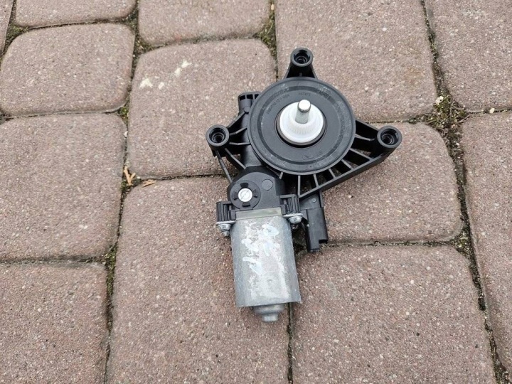 Micro moteur Lève vitre Vitres przedniej Droite OPEL ASTRA L 6 VI 9829048380