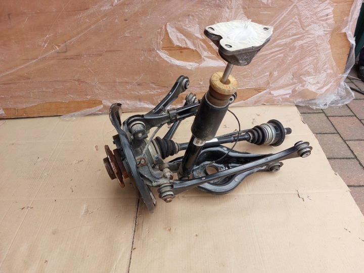 Achsträger Schwingarm Stoßdämpfer Bremssattel Bremse Sattel links heck BMW 3 F31 19r 6873825