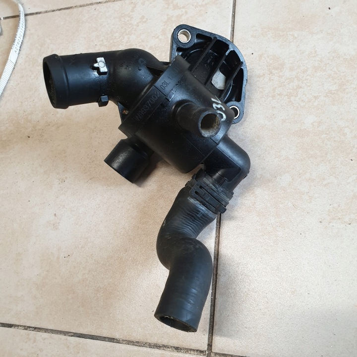 termostato SCATOLA tubo flessibile AUDI VW SEAT SKODA 1.6 TDI