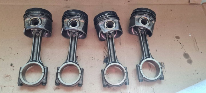 A4 B9 8W Piston avec bielle 2.0 TDI 04L105401A 04LA DEU A5 8W Q5 80A A6
