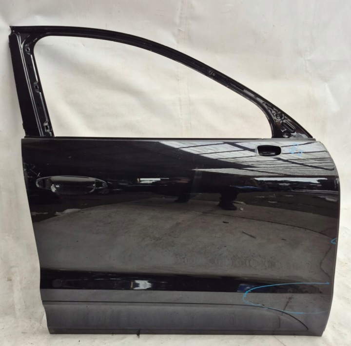 PORSCHE MACAN 95B 14- dvere pravé predok predné 95B831312A