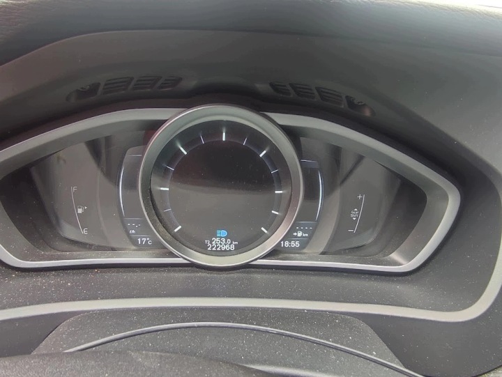 Kombiinstrument Kombiinstrument VOLVO V40 II (2012-2016) 1.6 D2 114KM 31433331 EUROPA