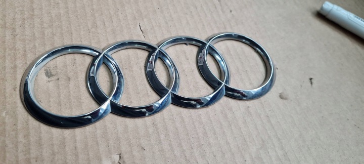 S5 8T A5 LIFT EMBLEMAT znak kapoty kufru záď COUPE 8T0853742D