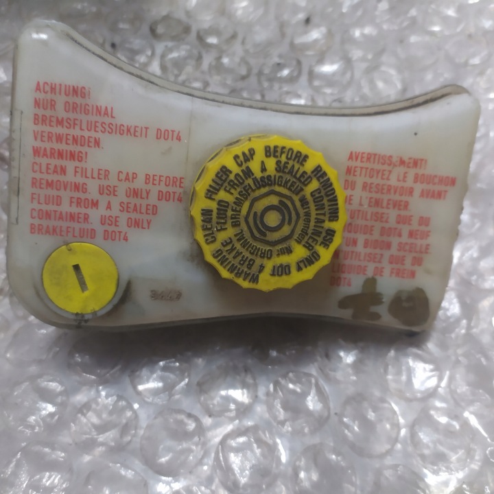 RÉSERVOIR LIQUIDE FREINS AUDI A6 C5 32067009