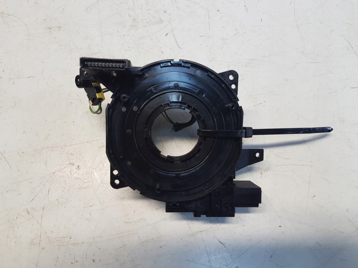 Jaguar XE X760 Tasma zwijak Airbag FK72-14A664-A