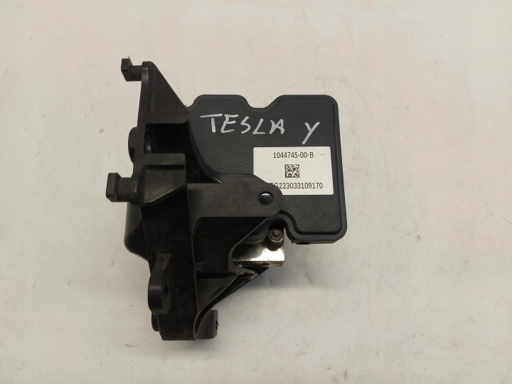 TESLA MODEL Y 2022 pumpa modul řídící jednotka abs abs-u 1044745-00-b