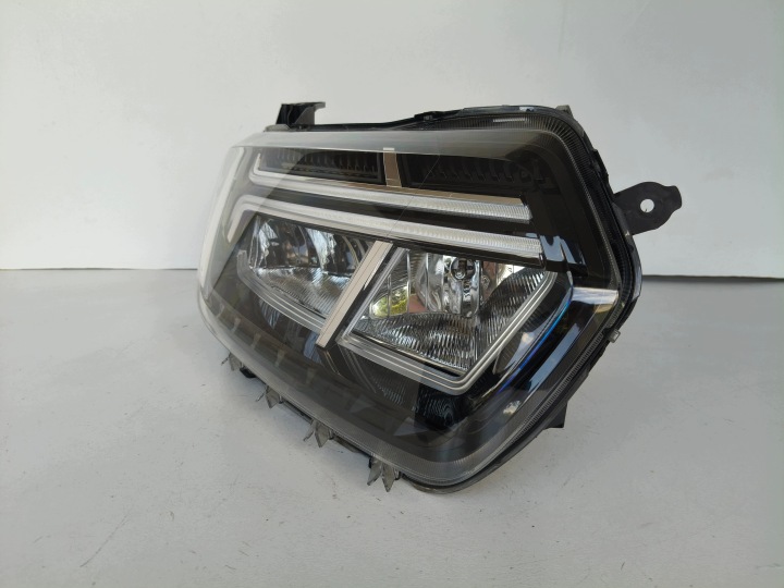 FANALE FARO Destro REFLEKTOR DACIA DUSTER II LIFT FULL LED