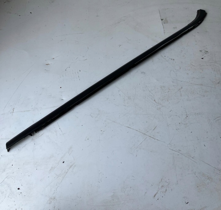 moulding dust door left rear part 308 T9 HB 9677880280 PEUGEOT