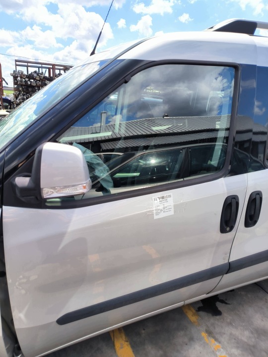 dvere Ľavé predok FIAT DOBLO II MAXI LIFT