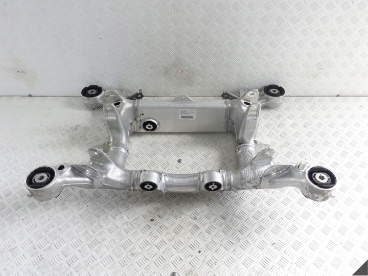BMW F01 F11 F07 LCI Essieu Renfort pare choc Essieu arrière *20KM*