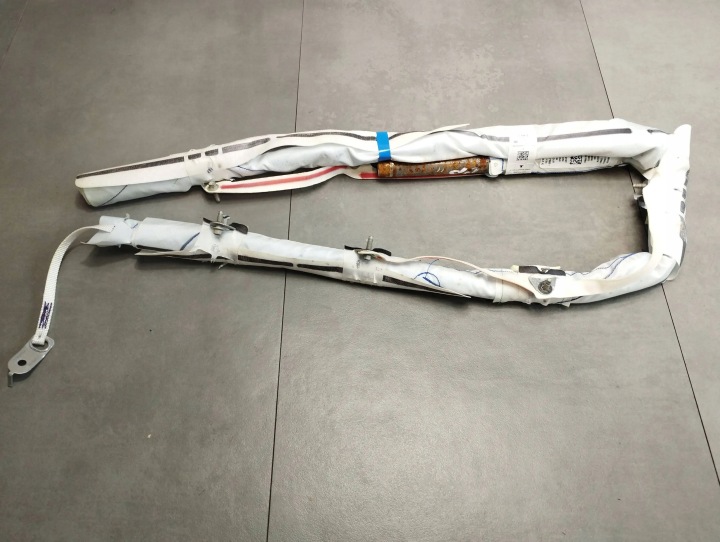 Volkswagen Amarok II 2023 roof airbag right N1WBE042D94AE 2HJ880742C