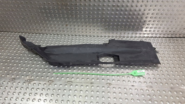 krytka pod oknem pravá 4H0819336 AUDI A8 D4 4H