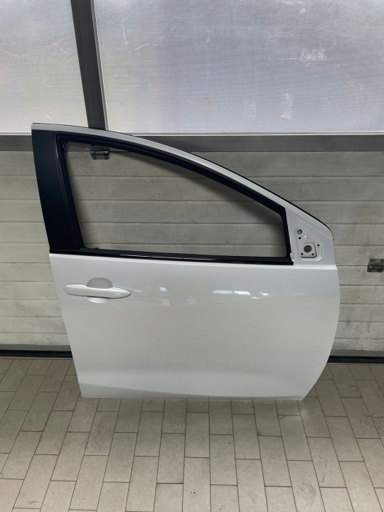 Tür vorne rechts MAZDA 2 HYBRID Z 2024 ROKU STAN wie neu Z AUTA DEMO 089
