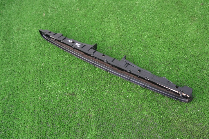 TRZECIE Feux phare STOP du capot Porte coffre hayon MERCEDES E-KLASA W211 LIFT Berline