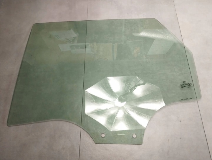 Audi Q3 F3 83A OKNO ľavá zadok 83A845205 2019