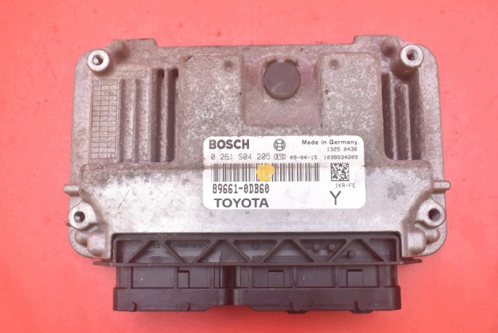 kompjuter računalo motora 89661-0DB60 TOYOTA YARIS 2 II 1.0 VVT-i 69 KM 05-09