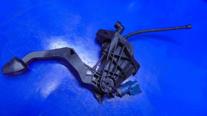 pedala kvačila 1.2TDI SEAT IBIZA 6J IV 08-17 ROK