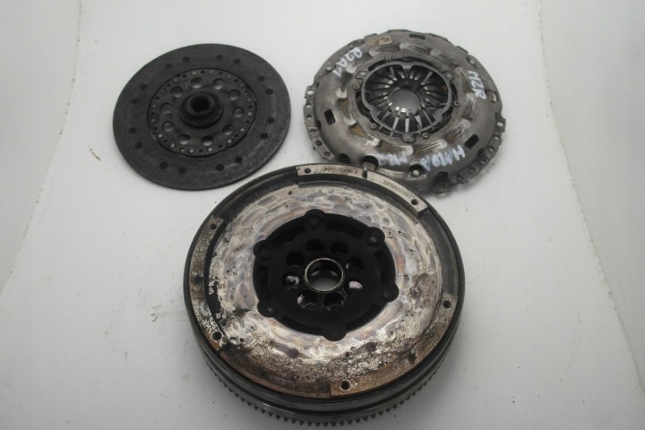 MAZDA 3 BL 6 GH 08-13 2.2 MZR-CD R2AA Kupplung Druckplatte DWUMAS KOMPLET R2A1-16610-B