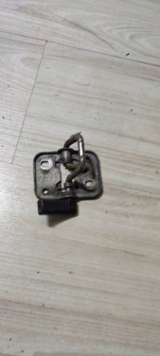 Del gancio traino del cofano Volkswagen Caddy 1K8829488B