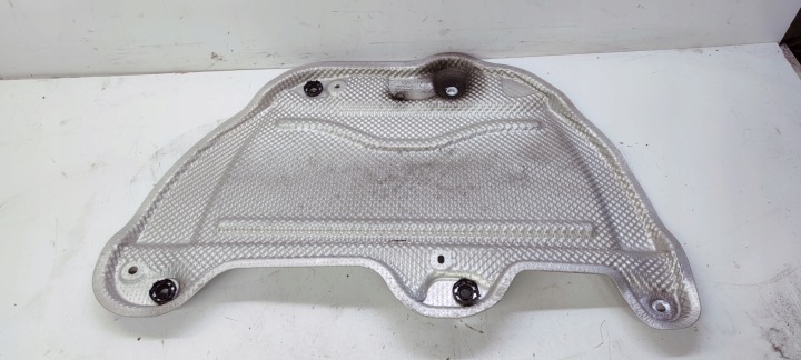 BLENDE ABDECKUNG TERMICZNA WEDECHU AUDI Q3 F3 5Q0825701D