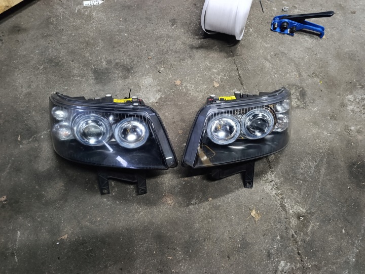 Feux phare Avant Phares, feux Avant VW T5 03.- 09r.