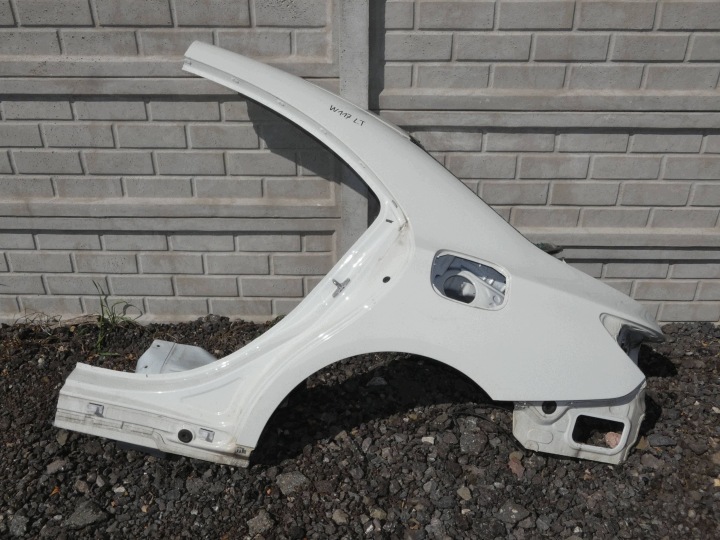 MERCEDES CLA W117 Radhaus Längsträger Kotflügel links heck hinten der Räder:650