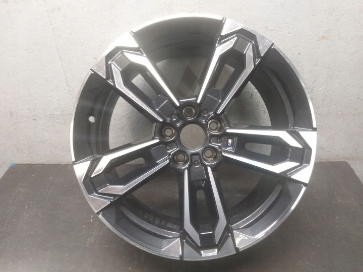 Jante d’aluminium BMW 19" 8J ET46 5X112 004136