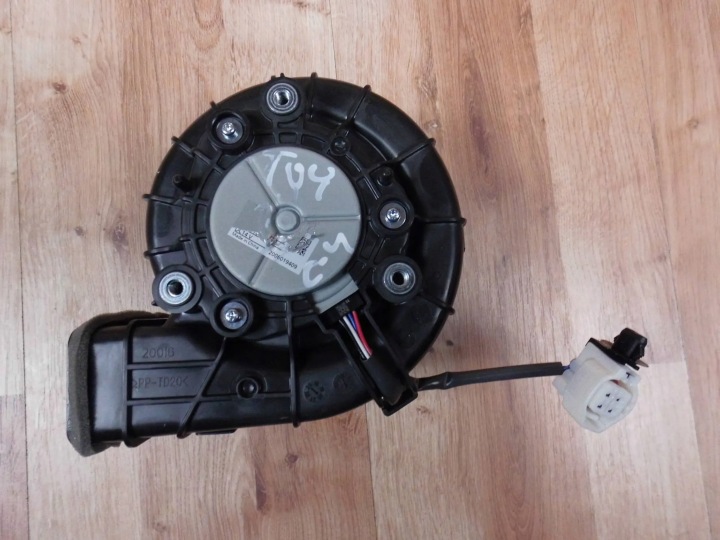 TOYOTA RAV4 V 2018 + VENTILATEUR BATERII G9230-33050 G923033050