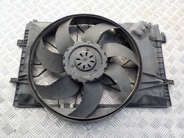 MERCEDES-BENZ classe C W203 2.2 CDI ventilateur module radiateur A2035001693