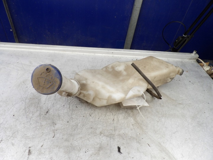 Peugeot 206 Behälter Spritzdüse 9628747480