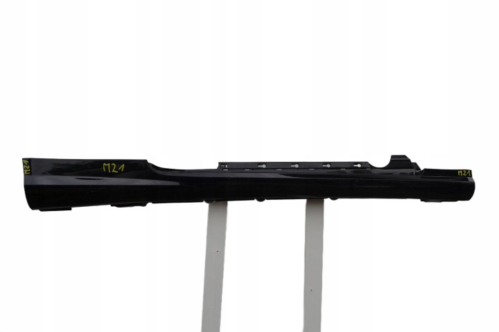 moulding threshold threshold right Mercedes 207 AMG CABRIO | GetMotor SGZ