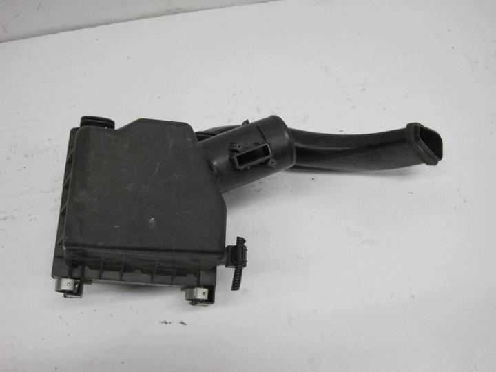 boîtier de filtre à air TOYOTA YARIS CROSS 17812-24020