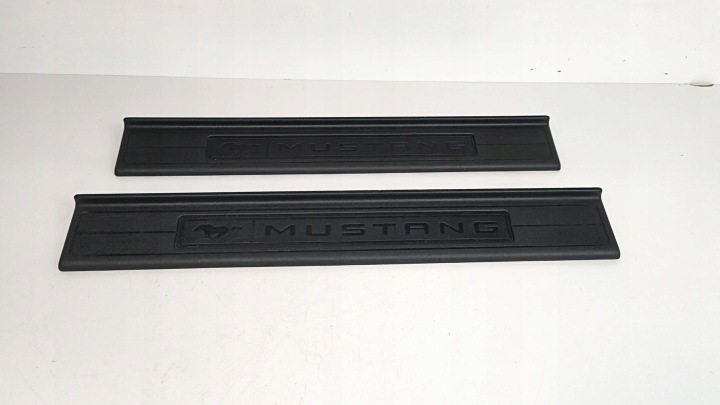 Ford Mustang VI Leiste Schutzleiste Progowe Komplet FR3B6313222A