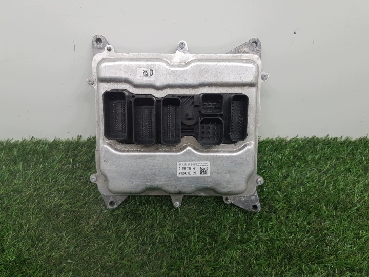 ordinateur moteur unité de commande électronique uce BMW F30 7646763-01