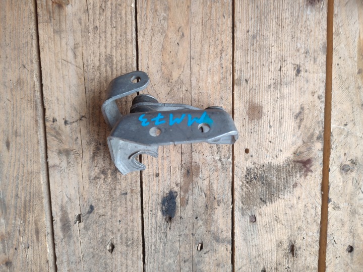 Halter LINEK Schalt getriebe OPEL ZAFIRA B 05-08 55351491