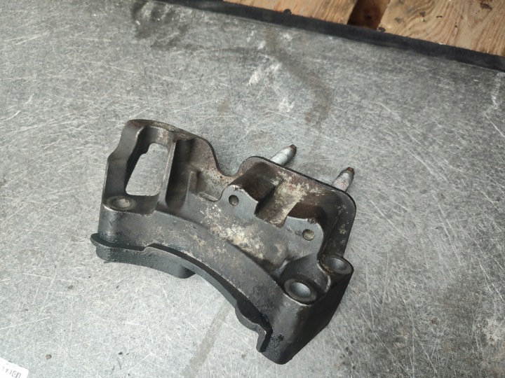 Supporto motore staffa fissaggio Ford Volvo Mazda 3M51-6030-AE