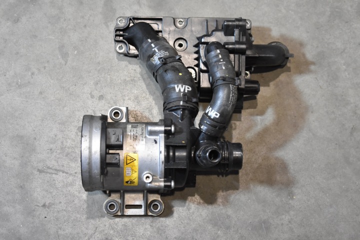 parfait état pompe eau moteur auxiliaire MERCEDES X167 GLS W167 1