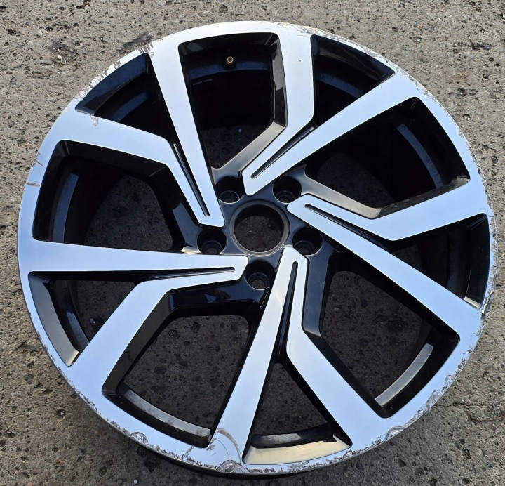 VW Golf 7 GTI CERCHIO 19 cali 7.5J et51 5x112