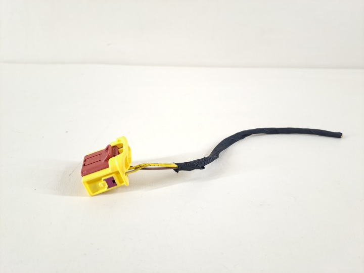 KOSTKA zástrčka ZLACZKA ZLACZE volantu 1.5 TSI SEAT ARONA 24r 7L0972776A