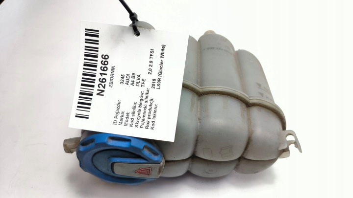 Behälter 8W0121405F AUDI A4 B9 S-LINE