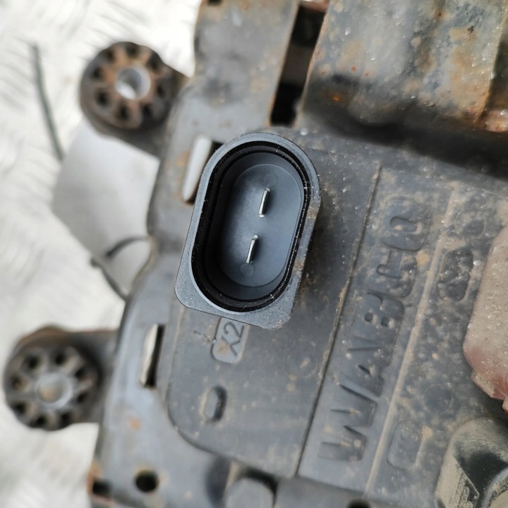 COMPRESOR OF SUSPENSION 4M0616005G 35371616 3,0L 10