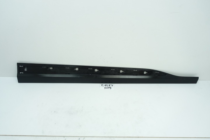 moulding door right front HYUNDAI KONA 87724-DD000