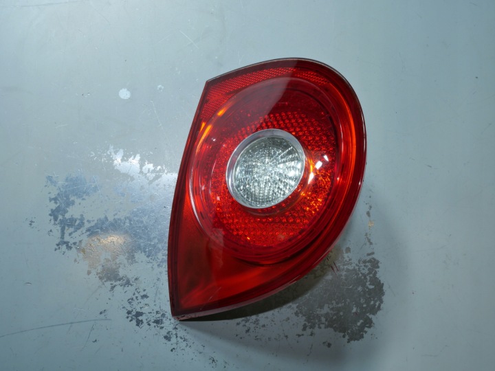 VW GOLF V 5 light rear right to the bonnet 1K6945094J