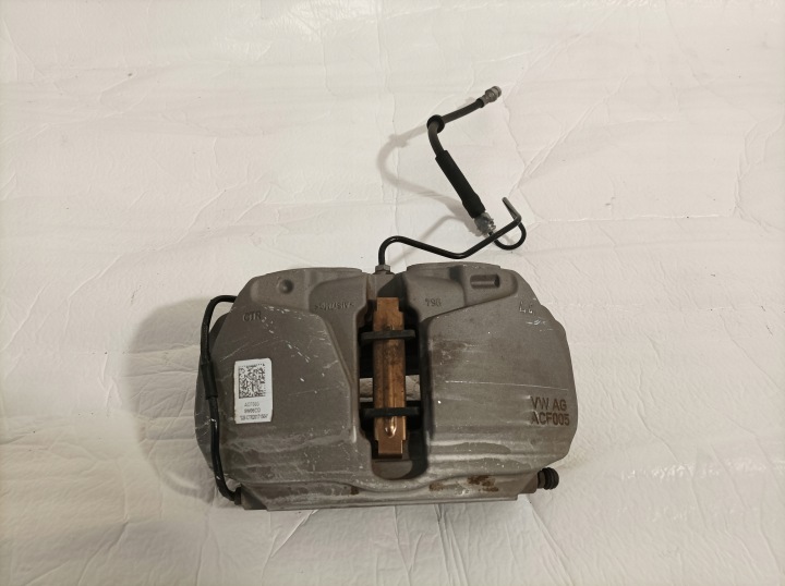 AUDI A4 B9 8W Bremssattel Bremse Sattel rechts vorne 8W06CD